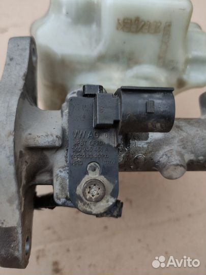 Главный тормозной цилиндр Skoda Octavia A5