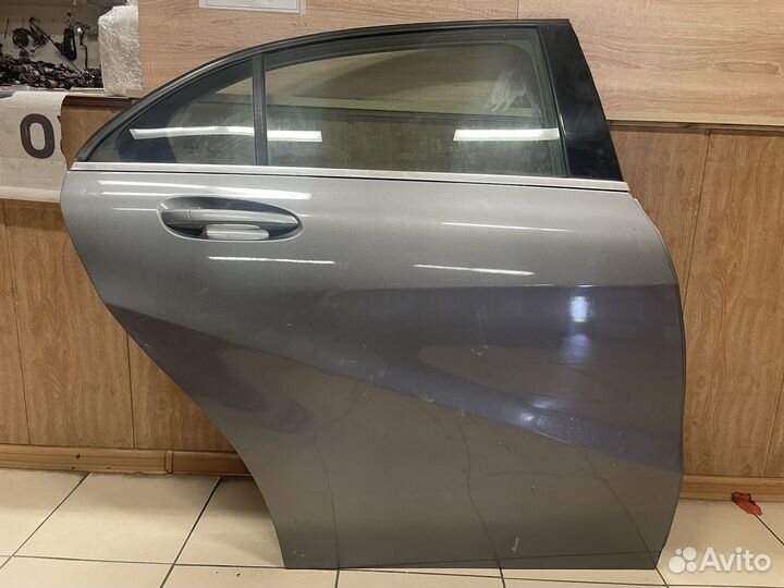 Дверь задняя правая Mercedes W204 A2047302200