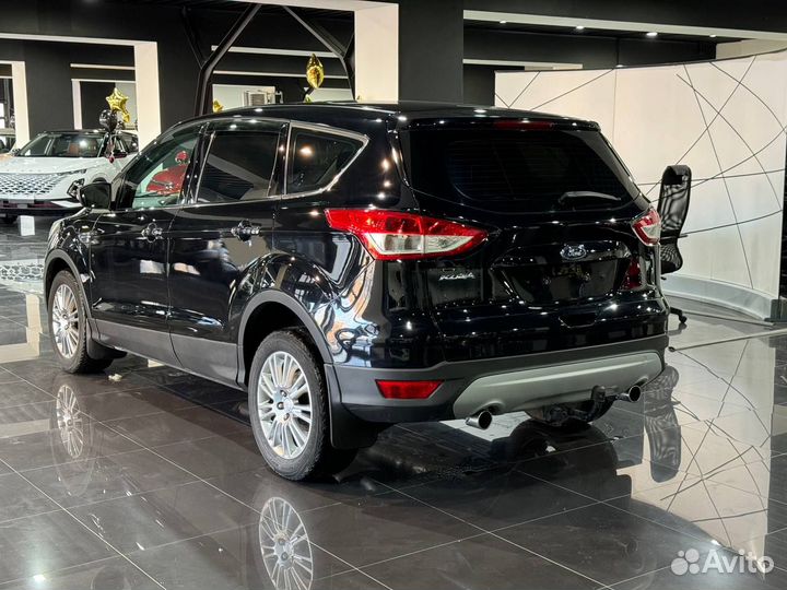 Ford Kuga 2.5 AT, 2016, 242 463 км
