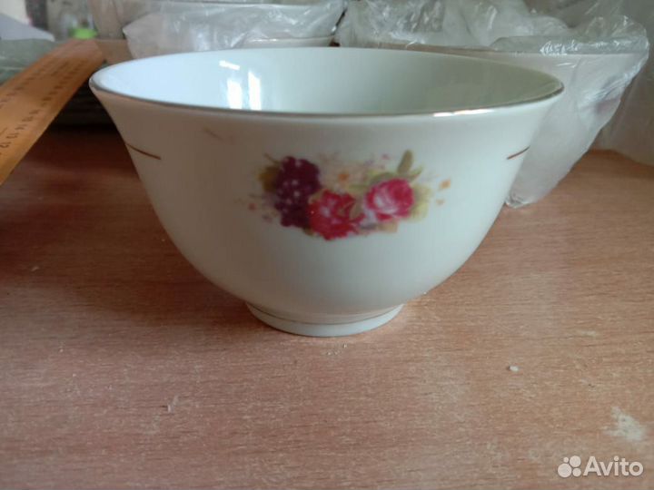 Тарелки квадратные и супницы