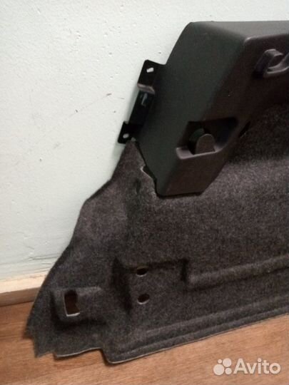 Обшивка багажника правая Volkswagen Polo хетчбек