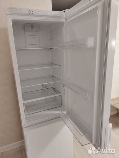 Холодильник Stinol STN-200