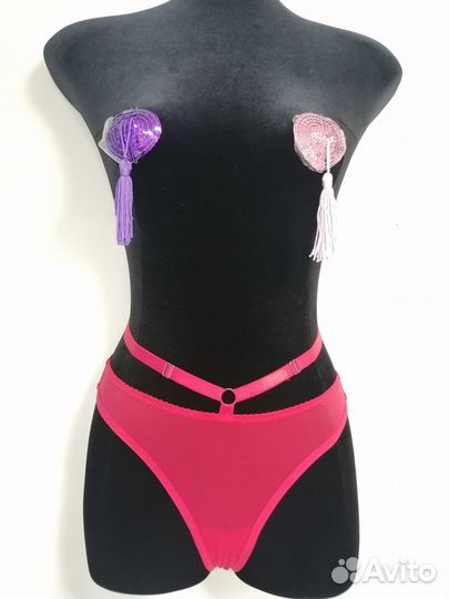 Пэстисы. Украшение на грудь