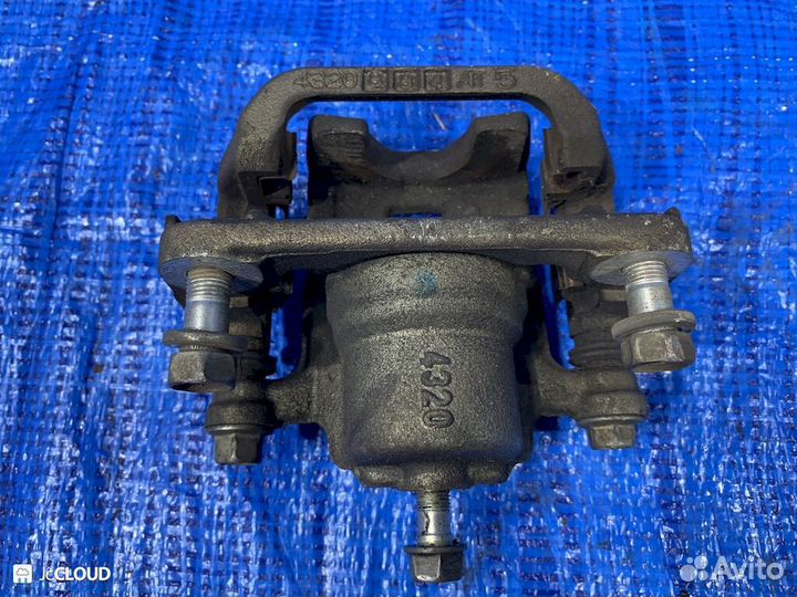 Суппорт на suzuki escudo TDA4W J24B