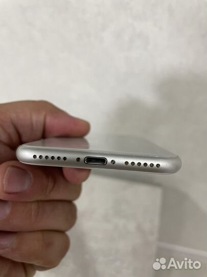 iPhone 8, 64 ГБ