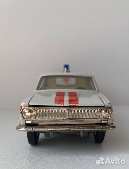 Модель СССР 1:43 газ 24-02 скорая помощь Тантал