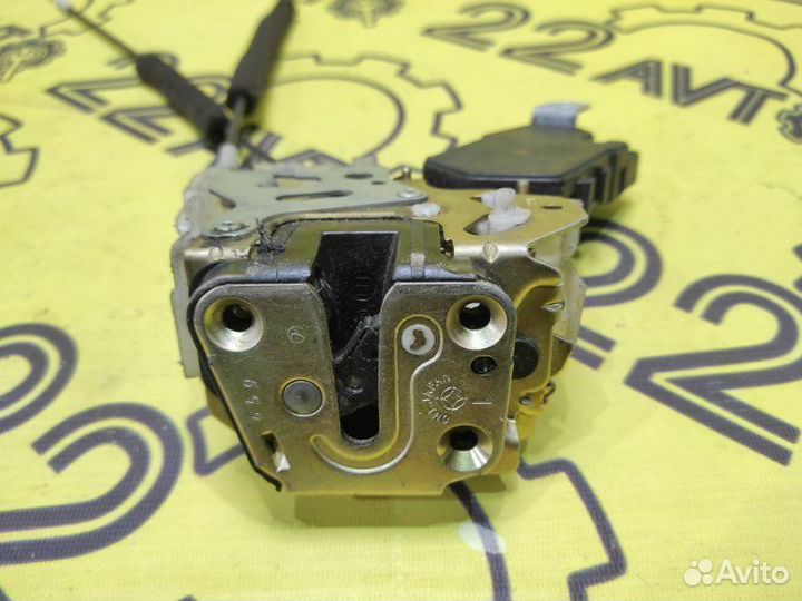 Замок двери задний левый Subaru Forester SG9 EJ255