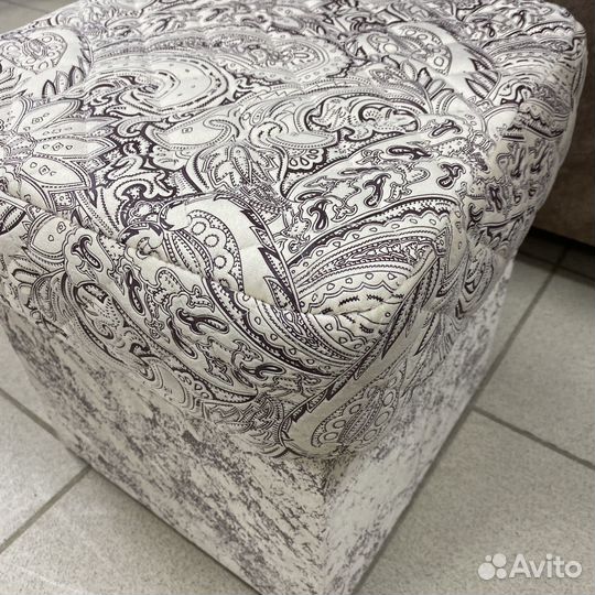 Банкетка / квадратная / в наличии