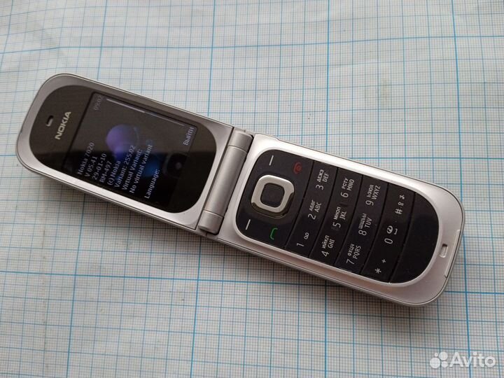 Nokia 7020