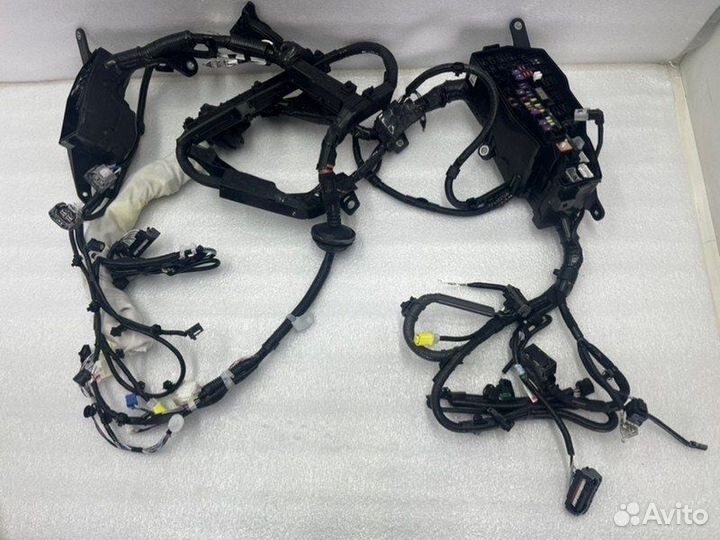 Проводка подкапотная (блока предохранителей)