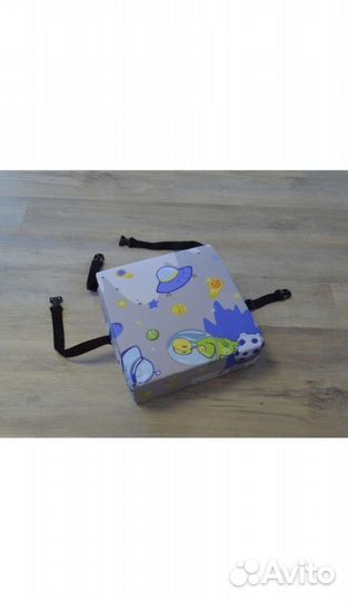 Сиденье - бустер на стул для детей