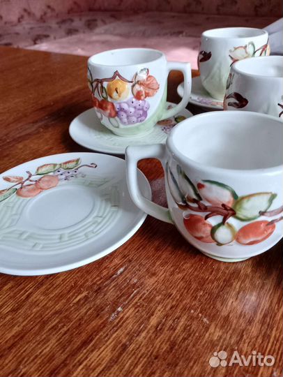 Чайные чашки с блюдцами