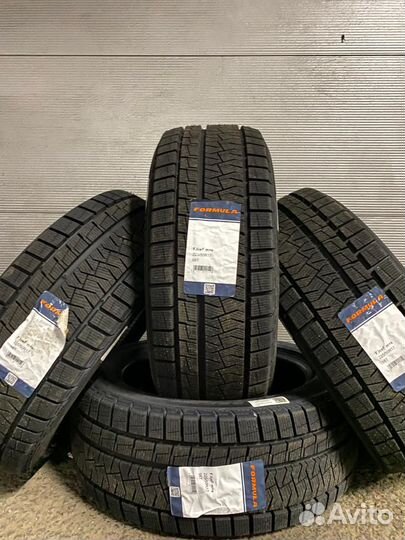 Pirelli Formula Ice FR 215/60 R17 100