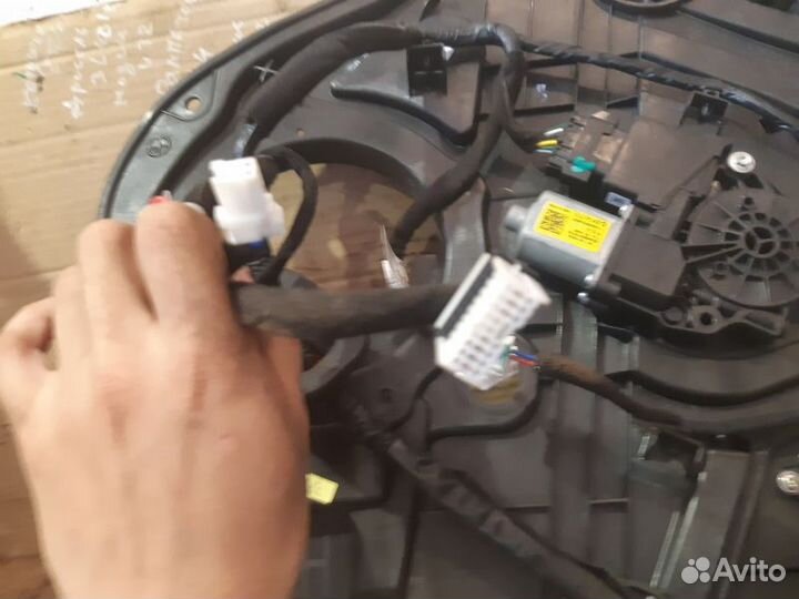 Стеклоподъемник электр. передний правый Hyundai Tu