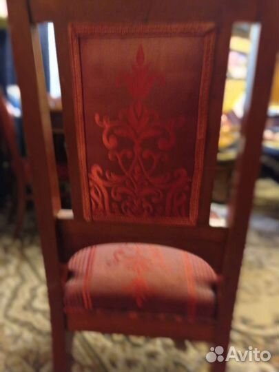 Антикварные стулья в отличном состоянии