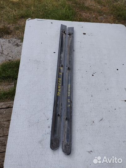 Молдинг передней правой двери Nissаn Рrimеra P11