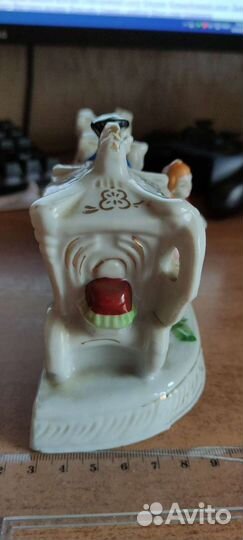 Фарфоровая композиция статуэтка карета кони дама