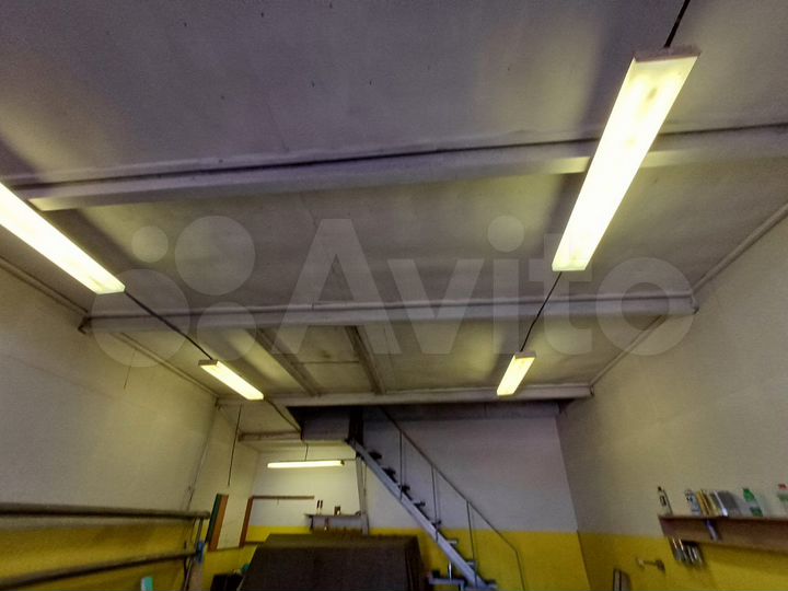 Гараж, > 30 м²