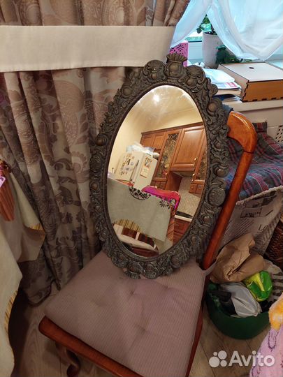Проодам зеркало в кованной раме