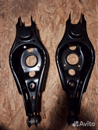 Рычаг поперечный 1014012790