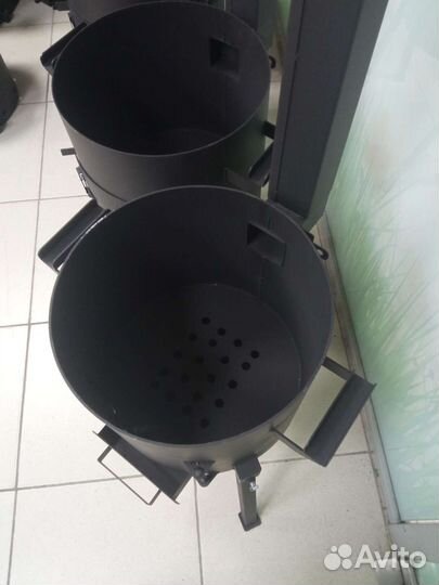 Казан и печь с трубой и зольником