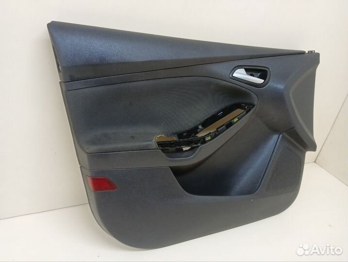 Обшивка двери передней левой Ford Focus 3 2011