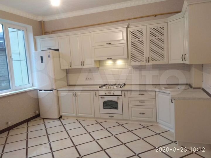 2-к. квартира, 65 м², 1/10 эт.