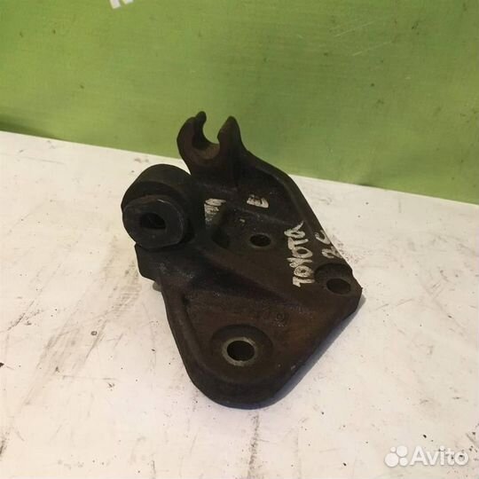 Кронштейн генератора Тойота Карина Е