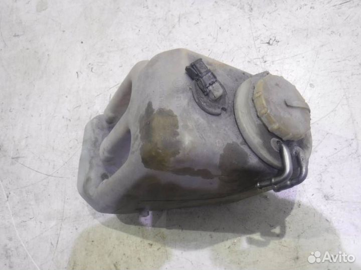 Бачок омывателя Мерседес