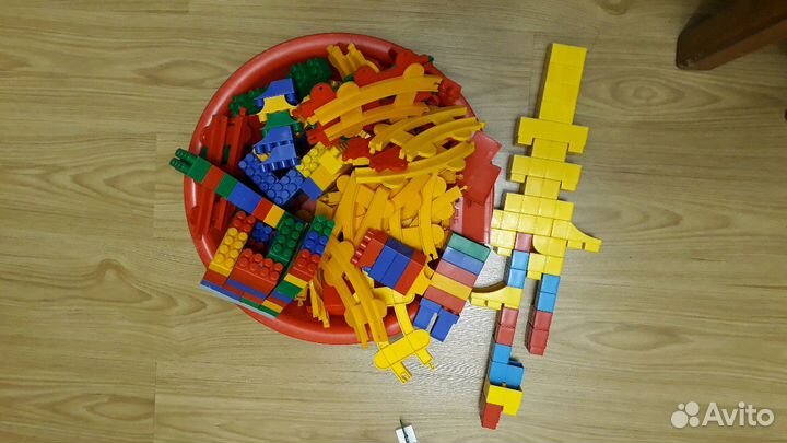 Конструктор Бауэр и полесье. Много