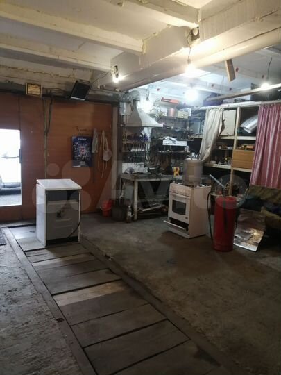 Гараж, > 30 м²