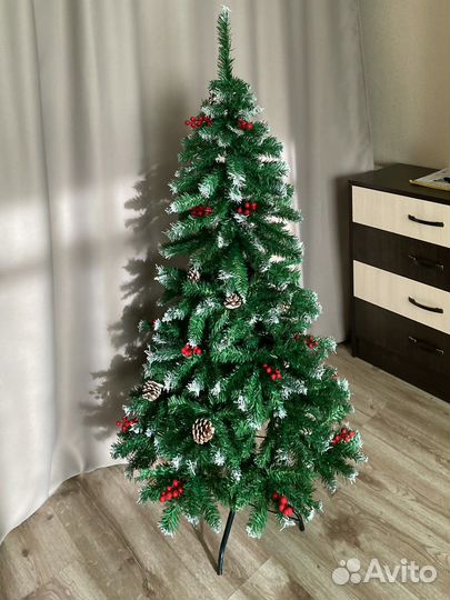 Елка искусственная заснеженная