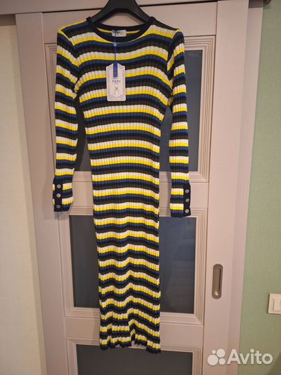 Платье теплое новое 48