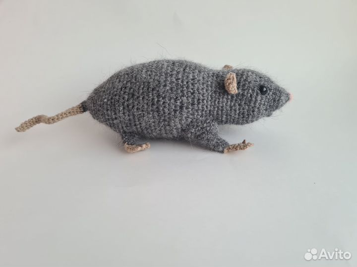 Крыса / мышь вязаная ручной работы игрушка