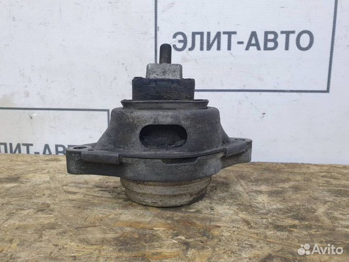 Подушка двигателя правая Land Rover 4.4
