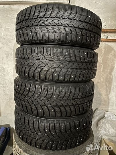 Bridgestone Ice Cruiser 5000 215/60 R16