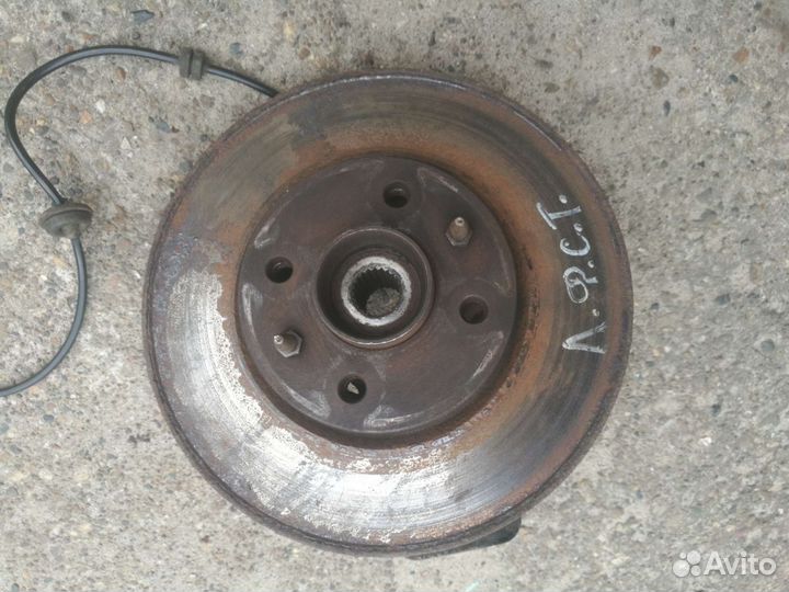 Кулак поворотный левый Фиат Албеа