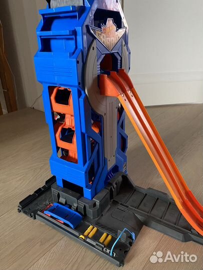 Hot wheels мега гараж