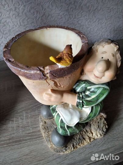 Фигурка декоративная с кашпо