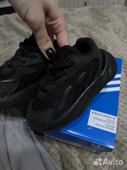 Кроссовки adidas