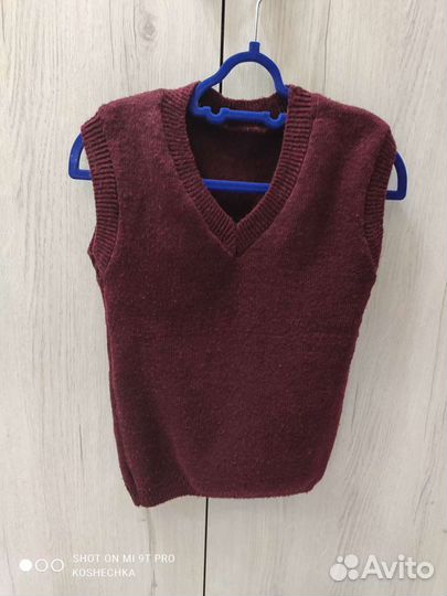 Жилет бордовый 129-134 рост