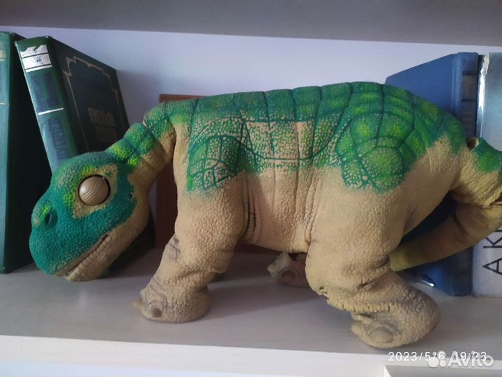 Игрушка робот