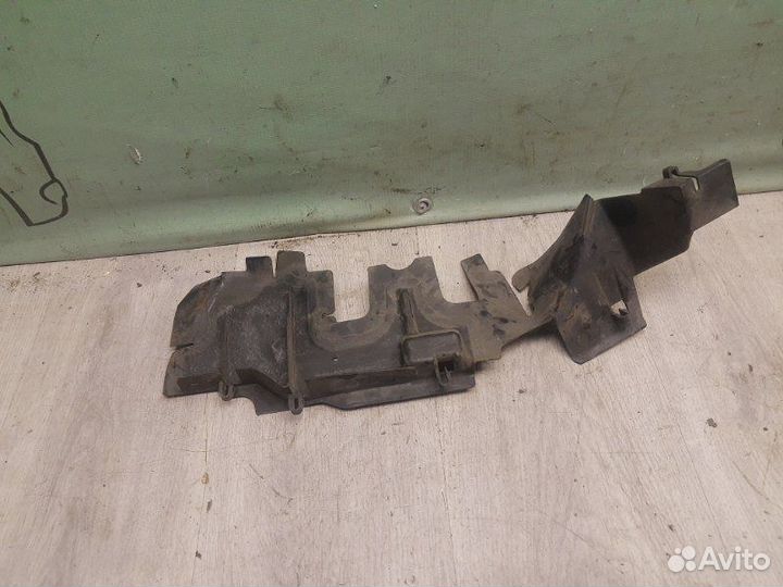 Дефлектор радиатора передний Volkswagen Passat Cc