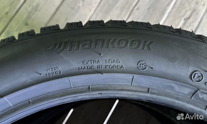 Hankook Winter I'Cept Evo 3 W330A 285/40 R21 109