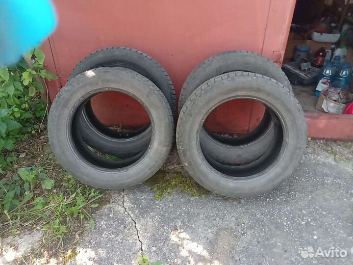 Bridgestone Blizzak Ice 215/60 R17