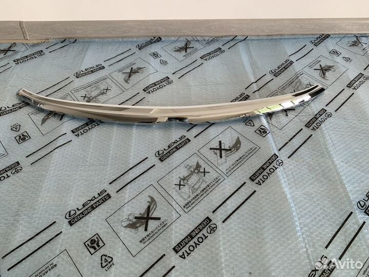 Хром капота Toyota Camry 55