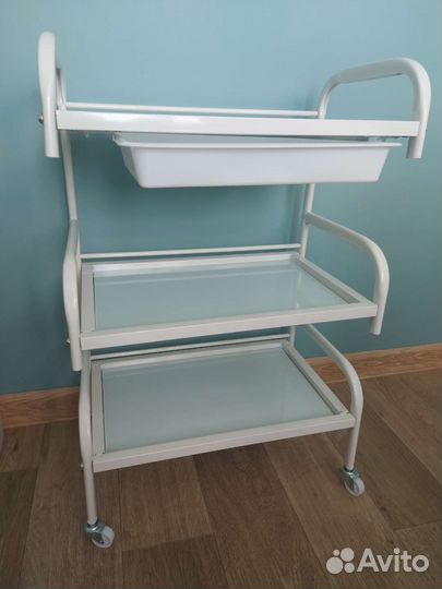 Этажерка металлическая на колесиках