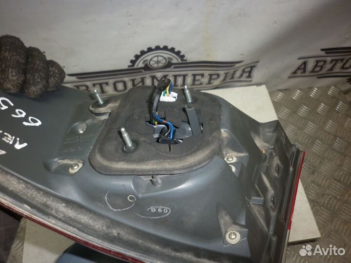 Фонарь задний Lexus LS460 2011