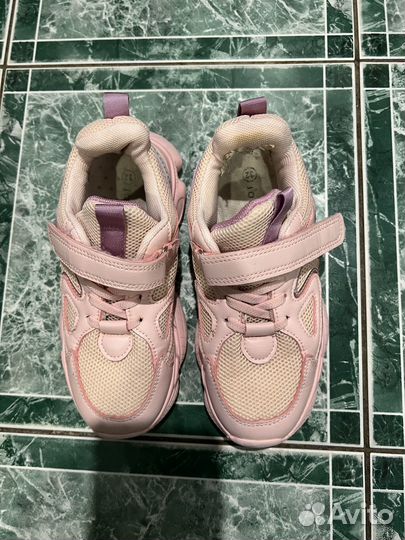 Кроссовки для девочки