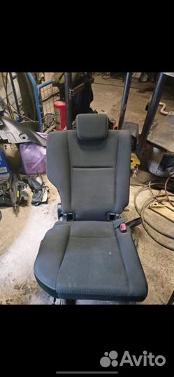 Задний ряд сидений rav 4